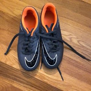 Nike soccer cleats size 1 youth